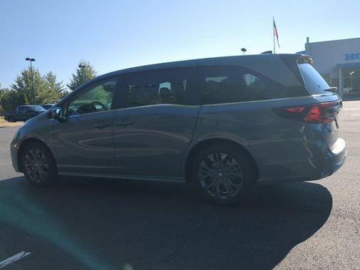 Sonic Gray Pearl 2027 Honda Odyssey Touring