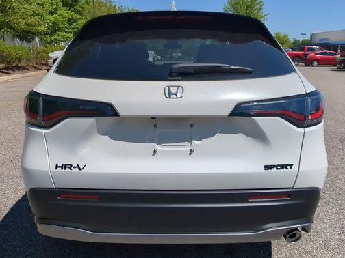 Platinum White Pearl 2026 Honda HR-V AWD Sport