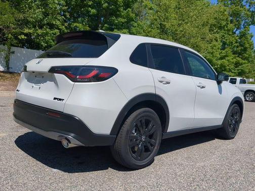 Platinum White Pearl 2026 Honda HR-V AWD Sport