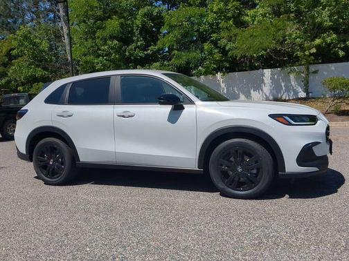 Platinum White Pearl 2026 Honda HR-V AWD Sport