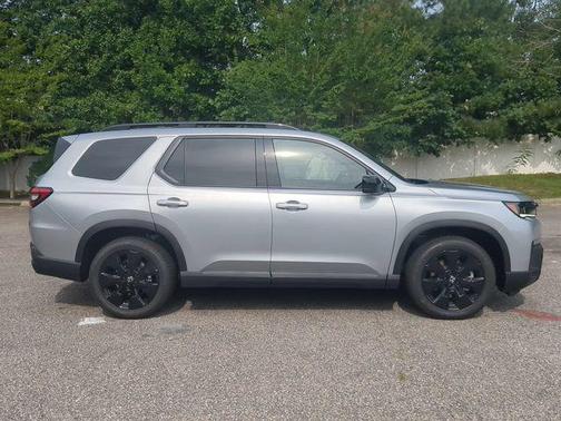 Solar Silver Metallic 2026 Honda Pilot Black Edition