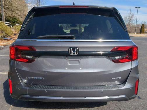 Modern Steel Metallic 2026 Honda Odyssey Elite