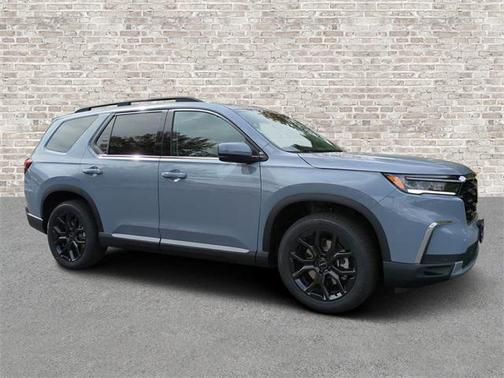 2025 Honda Pilot Touring 8-Passenger