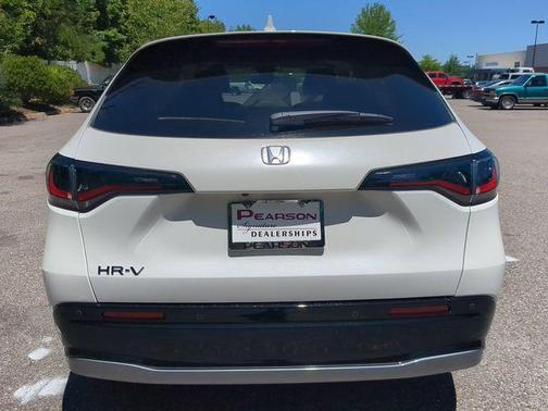 Platinum White Pearl 2026 Honda HR-V EX-L