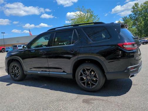2025 Honda Pilot Touring 8-Passenger