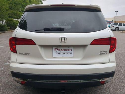White Diamond Pearl 2018 Honda Pilot Elite