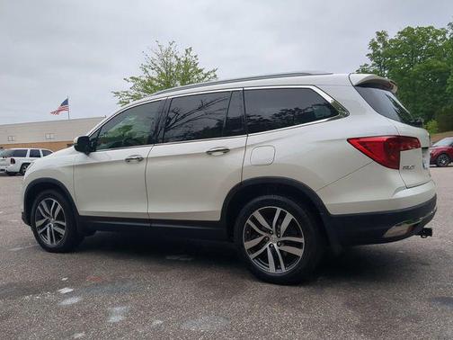 White Diamond Pearl 2018 Honda Pilot Elite