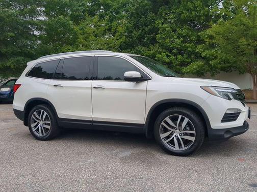 White Diamond Pearl 2018 Honda Pilot Elite