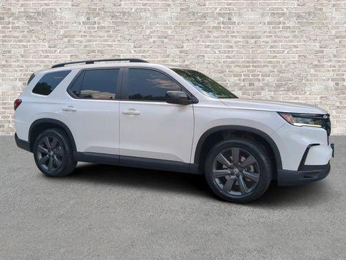 Platinum White Pearl 2025 Honda Pilot Sport