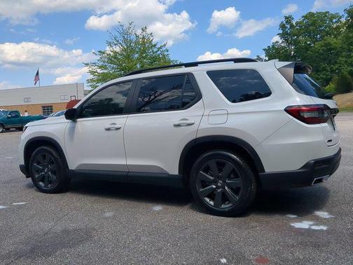 Platinum White Pearl 2025 Honda Pilot Sport