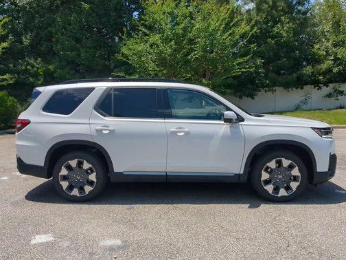 Platinum White Pearl 2026 Honda Pilot Elite