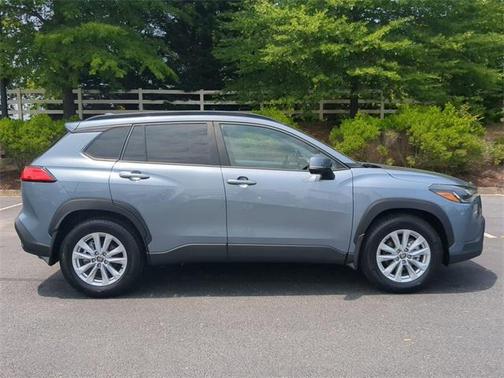 2024 Toyota Corolla Cross LE