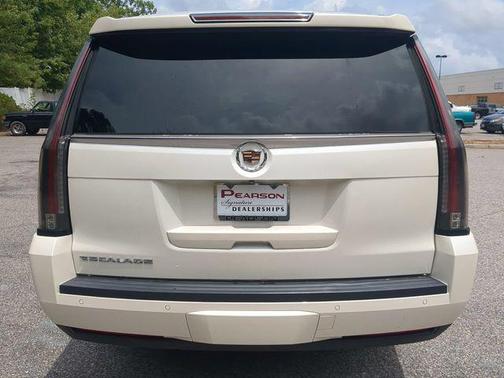 White Diamond Clearcoat 2015 Cadillac Escalade ESV Luxury
