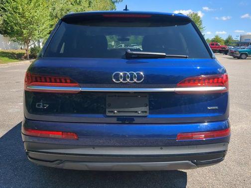 Navarra Blue Metallic 2021 Audi Q7 55 Premium Plus