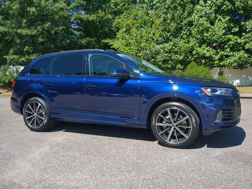 Navarra Blue Metallic 2021 Audi Q7 55 Premium Plus