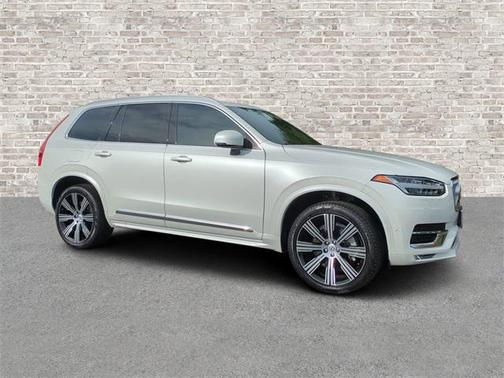 2024 Volvo XC90 B6 Plus Bright Theme 7-Seater
