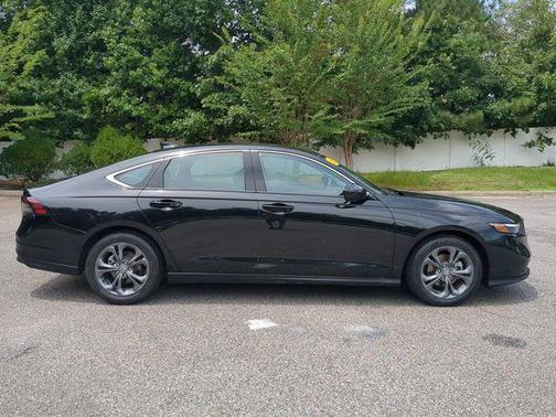 Crystal Black Pearl 2024 Honda Accord EX