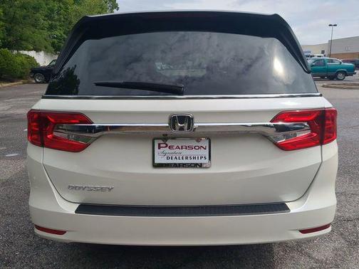Diamond White 2019 Honda Odyssey LX