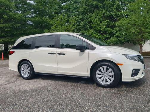 Diamond White 2019 Honda Odyssey LX