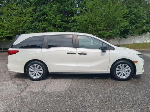 Diamond White 2019 Honda Odyssey LX