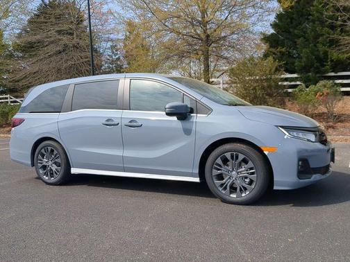 Sonic Gray Pearl 2026 Honda Odyssey Touring