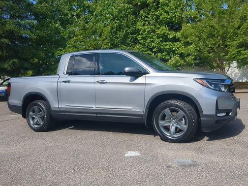 Lunar Silver Metallic 2023 Honda Ridgeline RTL-E