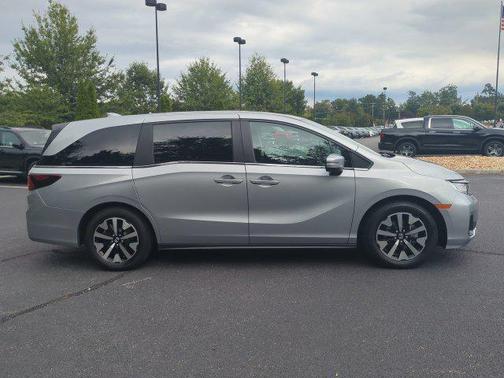 Solar Silver Metallic 2025 Honda Odyssey EX-L