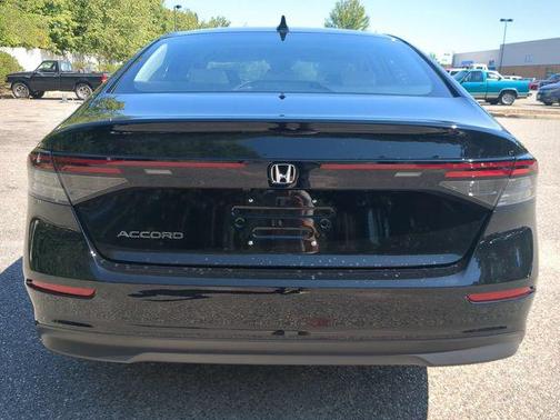 Crystal Black Pearl 2026 Honda Accord SE