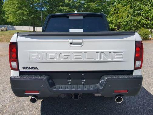 Platinum White Pearl 2026 Honda Ridgeline Black