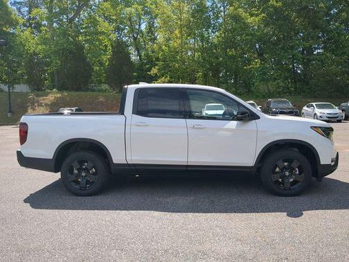 Platinum White Pearl 2026 Honda Ridgeline Black