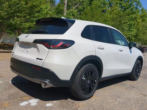 Platinum White Pearl 2026 Honda HR-V AWD Sport