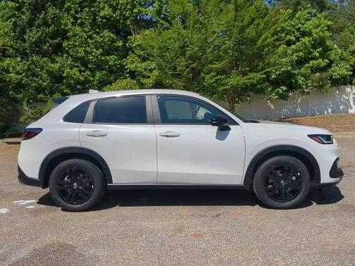 Platinum White Pearl 2026 Honda HR-V AWD Sport