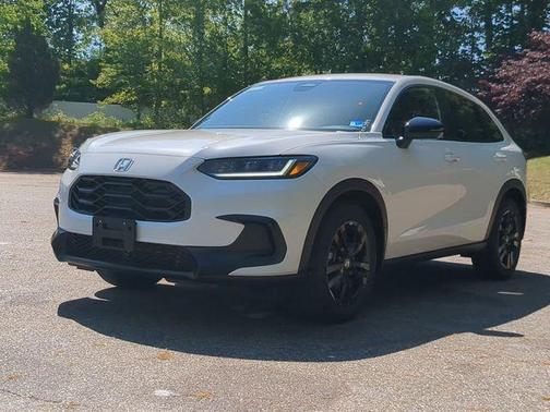 Platinum White Pearl 2026 Honda HR-V AWD Sport