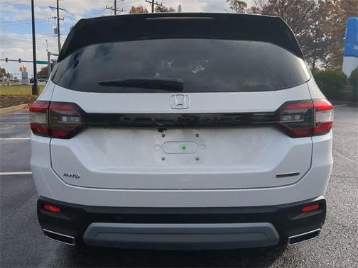 2025 Honda Pilot Touring 8-Passenger