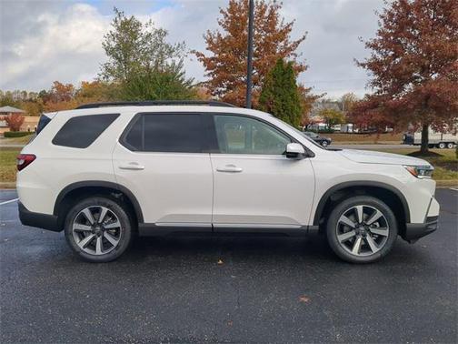 2025 Honda Pilot Touring 8-Passenger
