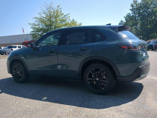 Nordic Forest Pearl 2027 Honda HR-V Sport AWD