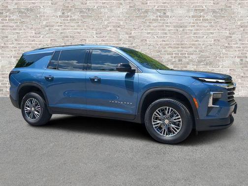 Lakeshore Blue Metallic 2024 Chevrolet Traverse LT