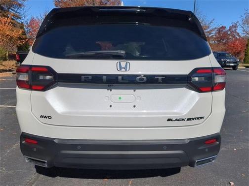 2025 Honda Pilot Black Edition