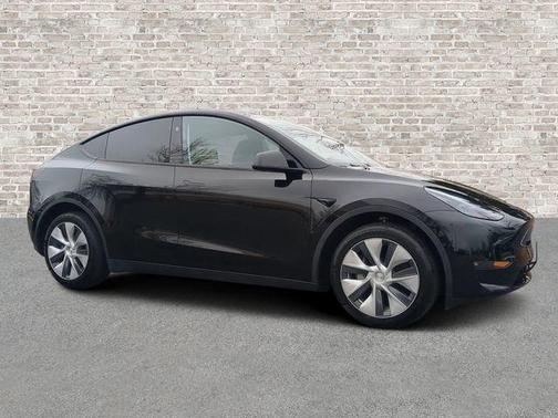 2024 Tesla Model Y Long Range Dual Motor All-Wheel Drive