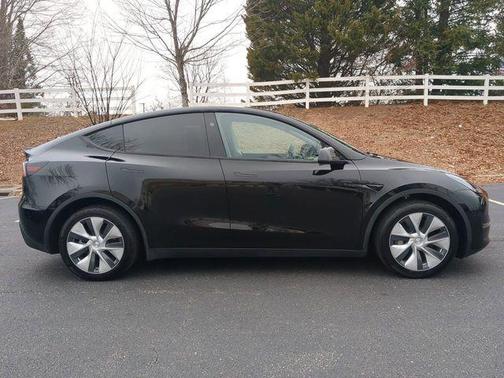 2024 Tesla Model Y Long Range Dual Motor All-Wheel Drive