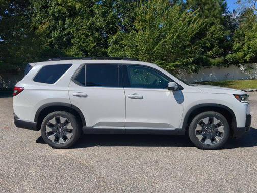 Platinum White Pearl 2026 Honda Pilot Elite