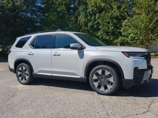Platinum White Pearl 2026 Honda Pilot Elite