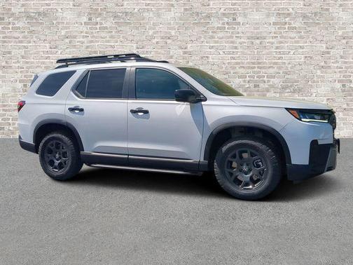 Platinum White Pearl 2026 Honda Pilot TrailSport