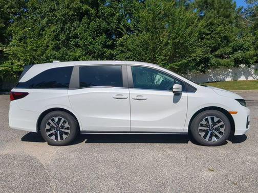 Platinum White Pearl 2026 Honda Odyssey EX-L