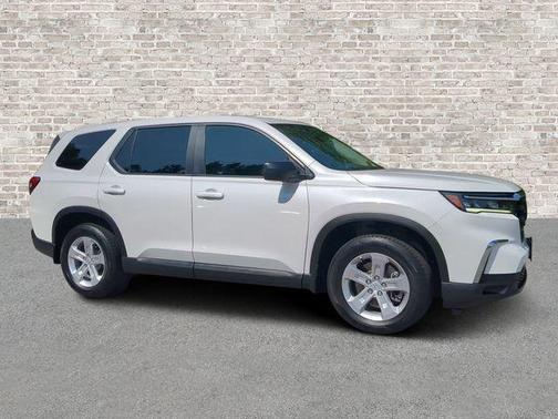Platinum White Pearl 2023 Honda Pilot 2WD LX