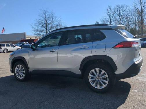 Sonic Silver 2024 Toyota Corolla Cross LE