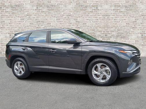 Dark Gray Metallic 2024 Hyundai TUCSON SE