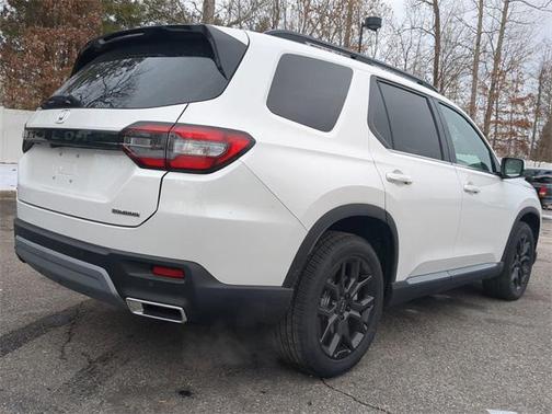 2025 Honda Pilot Touring 8-Passenger