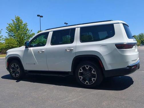 Bright White Clearcoat 2024 Jeep Wagoneer Series III 4x4