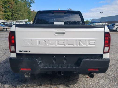 Platinum White Pearl 2026 Honda Ridgeline Black
